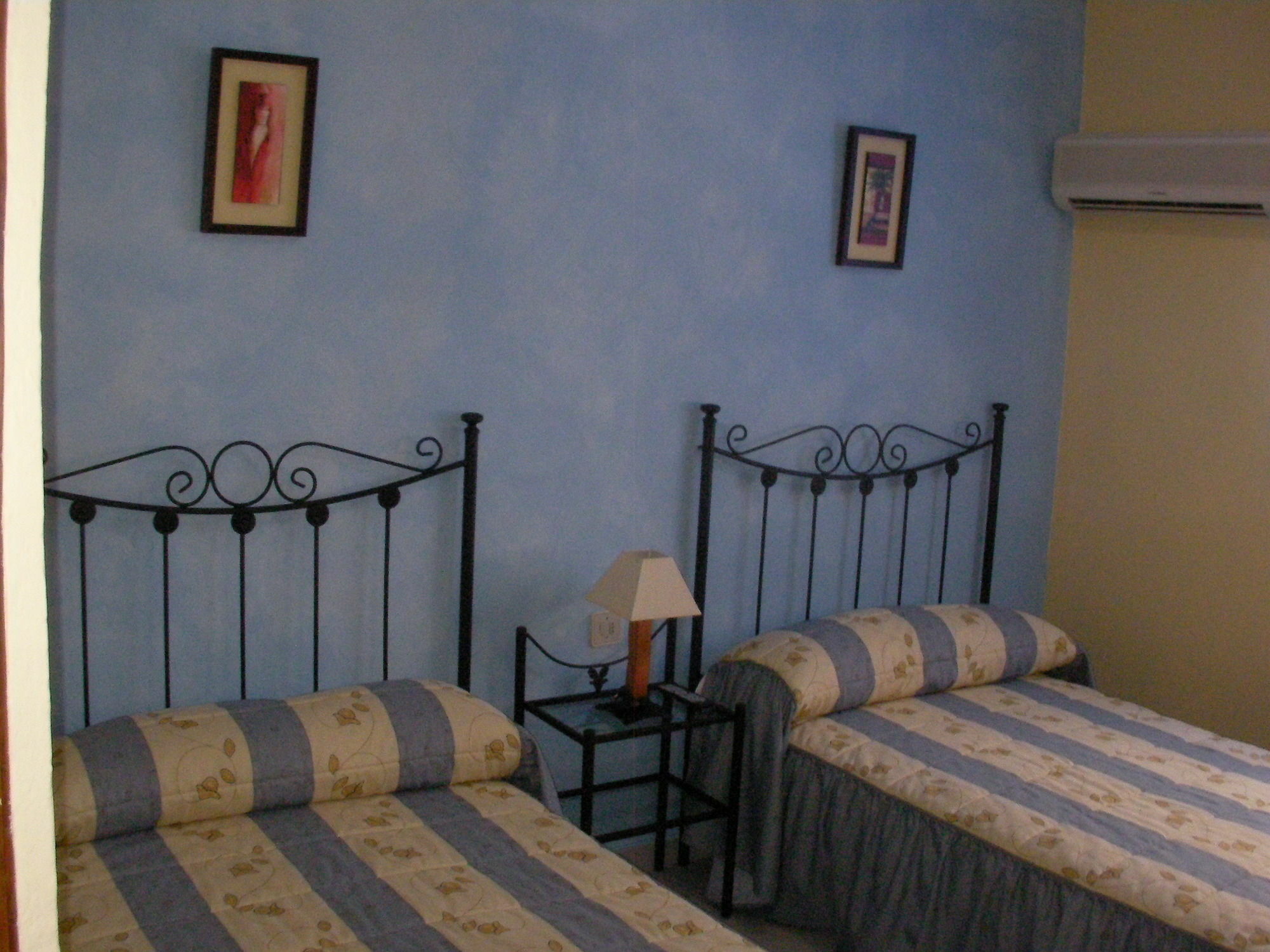 Hostal Трухильо Экстерьер фото